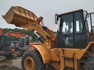 Chargeuse sur pneus d'occasion Caterpillar 962G fabriquée au Japon à vendre avec un bon état et des heures de travail réduites - Product Image 2