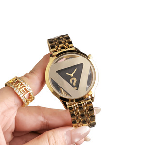 <span class=keywords><strong>Montre</strong></span> à quartz pour <span class=keywords><strong>femme</strong></span>, design triangle évidé, bracelet en acier, personnalisée, tendance, étanche, vente en gros - Product Image 6