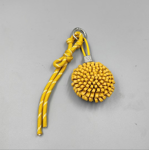 Porte-clés mini tournesol haut de gamme fait main avec pompon, breloque de sac, accessoire décoratif - Product Image 1