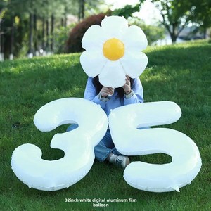 Ballon d'anniversaire en forme d'animal extraterrestre de dessin animé blanc de 32 pouces, en film d'aluminium, accessoires de décoration pour scène photo de fête - Product Image 1