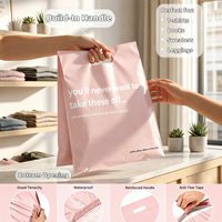 Sacs postaux en poly légers et compostables Sacs postaux d'emballage de vêtements auto-scellants Sacs postaux de courrier roses au design personnalisé