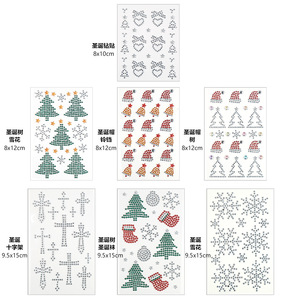 Autocollants en strass autocollants comprenant un sapin de Noël, une petite cloche en forme de flocon de neige, une feuille de houx et des cadeaux de Noël pour la <span class=keywords><strong>d</strong></span>écoration du visage - Product Image 6