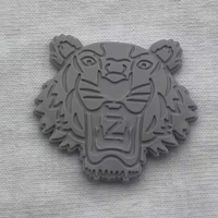 Étiquettes de vêtements en silicone 3D personnalisées de haute qualité, patchs en caoutchouc avec logo personnalisé pour les vêtements