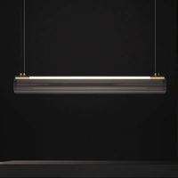 Lustre de restaurant moderne de designer italien, lumière longue et simple, ombre réglable, hauteur réglable, base E26 pour utilisation hôtelière, moyen