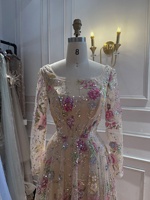 Robe de soirée élégante à manches longues et col carré Serene Hill LA73670 avec appliques florales pour femmes