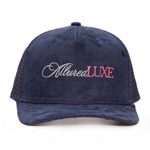 Gorras Trucker de Gamuza con Logotipo Bordado, Gorras Estructuradas de 5 Paneles con Malla Trasera Personalizadas - Product Image 3