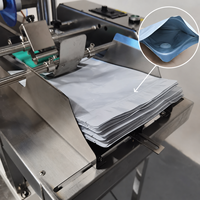 Machine d'étiquetage de haute précision avec alimentation automatique, modèle de bureau, pour cartes, pochettes Mylar, sachets Doypack, avec garantie d'un an