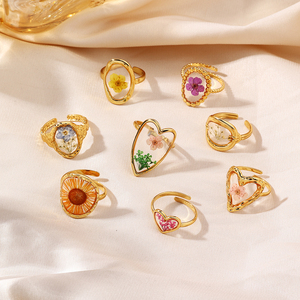Nuevo Juego de Anillos de Banda Fina con Flores Secas Intactas Selladas en Resina, Chapado en <span class=keywords><strong>Oro</strong></span> de 18K PVD, de Acero Inoxidable para <span class=keywords><strong>Mujer</strong></span>, Regalo con Flores Naturales Reales - Product Image 1