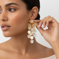 Anting-anting gantung berumbai kelopak bunga berlapis emas 18K, imitasi mutiara, perhiasan pernyataan untuk pesta pernikahan wanita