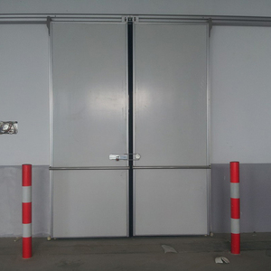 Puerta Industrial Doble Corredera de Acero Inoxidable con Panel Sándwich de Poliuretano Aislado, Manual/Automática, con 15 Años de Vida Útil - Product Image 5