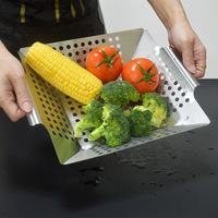 Panier de barbecue en acier inoxydable grande capacité, perforé, avec poignée confortable pour légumes et viandes, idéal pour les grillades en extérieur