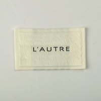 Étiquette tissée personnalisée spéciale en fil recyclé moins cher pour vêtements