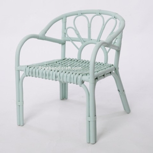 Chaise pour enfants en rotin artisanale pour fête d'anniversaire, mobilier enfant en osier naturel pour événements, séances photo et décoration - Product Image 1