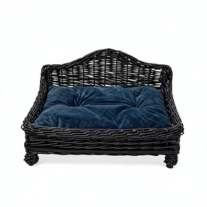 Lit pour animaux de compagnie en rotin fait main de luxe, écologique avec coussin, meubles pour animaux de compagnie sur mesure de grande taille en noir - Product Image 1