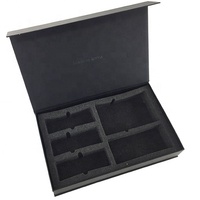 Boîte cadeau rigide de luxe personnalisée avec fermeture magnétique, logo en relief, doublure en éponge, laminage mat, emballage en papier personnalisé