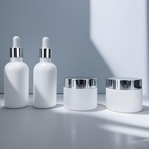 Botella de Vidrio Sólido Opal Blanco con Gotero y Anillo Plateado de 10ml, 15ml, 30ml, 1 oz, 50ml, 100ml para Envasado de Suero, Aceite Esencial y CBD - Product Image 1