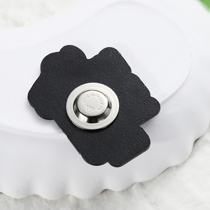 Insignia Magnética Negra Plateada a Precio de Fábrica, Insignia Metálica Personalizada de Aleación de Zinc, Logotipo <span class=keywords><strong>con</strong></span> Letras Esmaltadas, Broches de Diseño 3D - Product Image 3