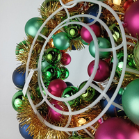 Ornements de Noël en paillettes colorées Senmasine, 33 cm, boules incassables, couronne de Noël avec base en plastique, décoration de fête de Noël