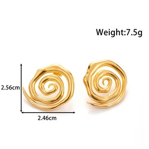 Pendientes de Acero Inoxidable con Baño de Oro de 14K y Mariposa Esmaltada en Oro de Alta Calidad, Personalizados para Mujer, Modernos para Fiestas - Product Image 6