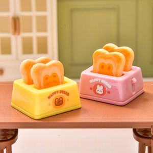 Accesorios de Resina para Casa de Muñecas, Mini Tostadora de Simulación, Adornos Decorativos para Escenas, Manualidades con Pegamento en Crema - Product Image 2