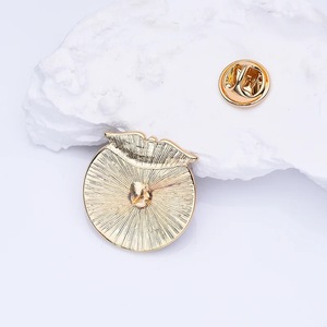 Broche étoile de vie médicale d'urgence en métal en gros broche émail infirmière autorisée - Product Image 5