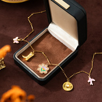 Pendentif Papillon Fleur Minimaliste en Cuivre, Sans Nickel, Hypoallergénique, Disponible en Petites Quantités (MOQ), Tendance sur les Réseaux Sociaux, Idéal pour le Quotidien
