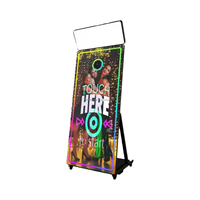 2025 Magic Mirror Photo Booth Location commerciale avec écran tactile RGB LED Frame I5 Mini PC Capacité de charge de 200kg