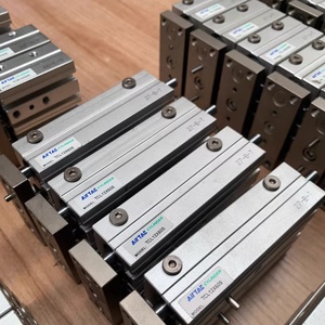 AirTAC TCL12 * 40S <span class=keywords><strong>TCL</strong></span>/TCM12/16/32X10S/20S/25S/<span class=keywords><strong>30S</strong></span> TCL12/16/20/25*10*20*25 * 30X40X50X60S Cylindre à trois axes avec guide tiges - Product Image 4