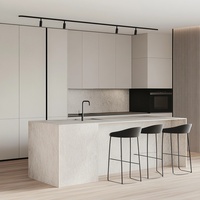 Ensemble de meubles de cuisine compact sur mesure avec production axée sur le design, fabriqué en usine, avec structure en panneaux mélaminés et accessoires d'évier