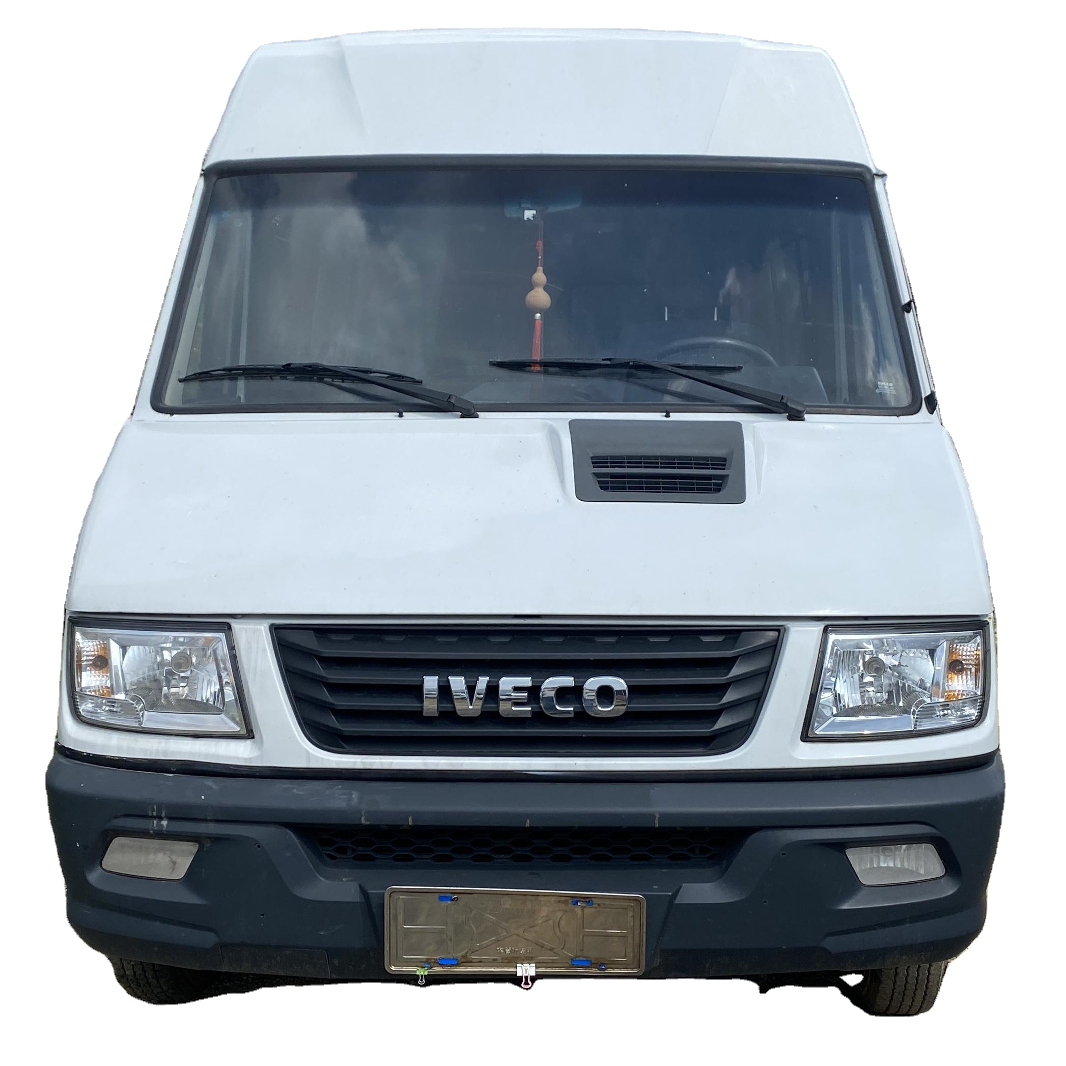 รถตู้มือสอง2020ปี LHD ขนส่งสินค้าสำหรับ Iveco A40 2.8T มี6ที่นั่งเครื่องยนต์ SFM