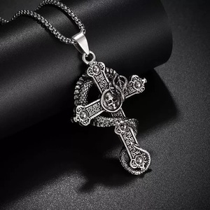 Venta al por mayor personalizado versátil Vintage Dragón en espiral Cruz collar Hip-Hop Street <span class=keywords><strong>para</strong></span> hombres <span class=keywords><strong>adolescentes</strong></span> regalo de joyería de moda Original - Product Image 1