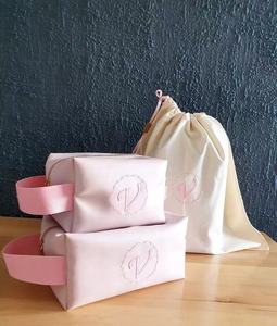 Waterproof Durable Women PU Leather <b>Zipper</b> <b>Bag</b> Outdoor Women <b>Storage</b> <b>Bag</b> Printed Logo PU Toiletry <b>Bag</b> with Hndle - Product Image 4