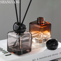 Bouteille diffuseur de roseaux en verre carré transparent de haute qualité, 180 ml, avec bouchon en bois peint, vente en gros directe d'usine chinoise