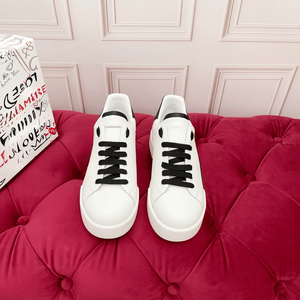 Nuevas Zapatillas Casuales Gabbana 2026: Tendencia de Moda Dolces, Estilo Graffiti en Contraste Blanco y Negro, Clásicas y de Plataforma Gruesa - Product Image 1