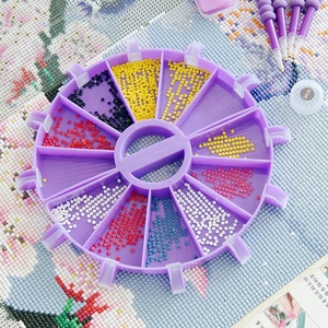 Kits de stylos de peinture diamantée 5D en acrylique XIXI DIY avec outils et accessoires - Kit de perçage à pointes multicolores - Product Image 5