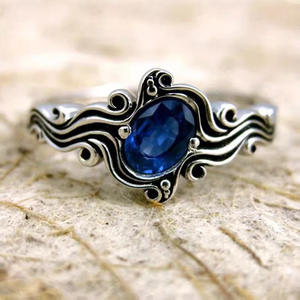 A042 Anello da Donna in Argento 925 con Gemma Taglio Ovale, Montatura a Castone, Gioiello per Fidanzamento - Product Image 1