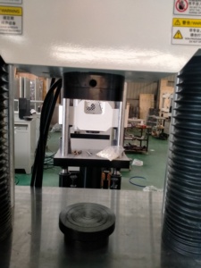 300KN <span class=keywords><strong>Hydraulic</strong></span> Load <span class=keywords><strong>Universal</strong></span>-Zugkompressions-Bruch kraft <span class=keywords><strong>tester</strong></span> - Product Image 3