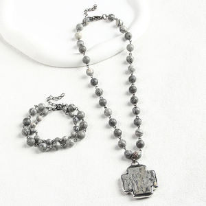 2025 joyería étnica Retro para mujer, collar de cadena corta de piedra Natural de 8mm, colgante de cruz, conjunto de joyería de pulsera de cadena de 2 capas - Product Image 5