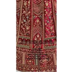 Lehenga Choli de terciopelo de primera calidad para mujer con bordados elaborados, ideal para bodas y fiestas, disponible para la venta. - Product Image 6