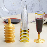 MOQ 12 pièces, gobelets à cocktail jetables en plastique de 5 oz, modèle Margaret, bord et base dorés, gobelets à vin pour mousse, avec emballage cylindrique en PVC