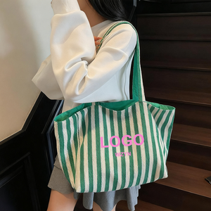 حقيبة قماشية متينة ذات وجهين مع شعار مخصص، مقبض حبل من النسيج المخطط، قابلة لإعادة التدوير ومقاومة للماء، مطرزة للسفر ومخصصة - Product Image 1