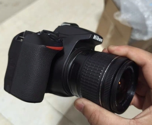 Máy ảnh DSLR Nikon <span class=keywords><strong>D3500</strong></span> đã qua sử dụng kèm ống kính 18-55mm, đầy đủ phụ kiện, bao gồm thẻ nhớ SD, cảm biến CMOS. - Product Image 4