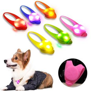 Wholesale Customized LED Safety Light Silicone Pet ID Tag Waterproof Clip-on Pendant for Dogs and Cats Sport Style
