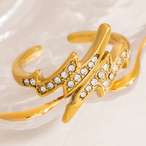 Bague unisexe tendance, design éclair, sertissage pavé, incrustation de diamants, forme géométrique, bijoux de fête - Product Image 2