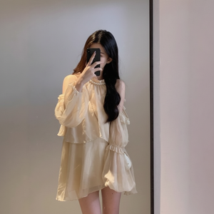 Abito monopezzo da donna French Pearl con spalle scoperte, gonna dolce e petite - Product Image 1