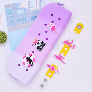 Nouvelles décorations créatives HY pour chaussures de football pour femmes, breloques de téléphone DIY, accessoires détachables en PVC rose pour chaussures de football - Product Image 3