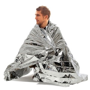 <span class=keywords><strong>Couverture</strong></span> d'urgence extérieure en feuille d'aluminium réfléchissante or et argent, isolante thermique, pare-soleil, imperméable, légère et peu encombrante - Product Image 3