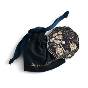 Espejo de Maquillaje de Estilo Chino con Diseño Antiguo Típico, Chapado en Oro, Forma de Flor Personalizada, de una Sola Cara - Product Image 1