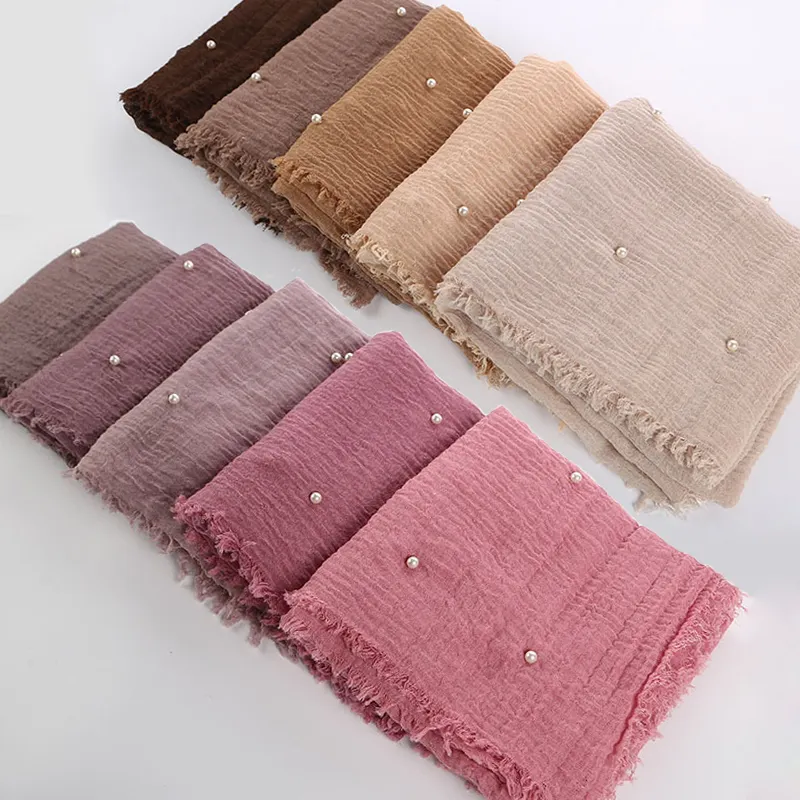 Hot Selling Plain Baumwolle Viskose Crinkle Muslim Hijab Mit Perle Frauen Falten Schal Schal