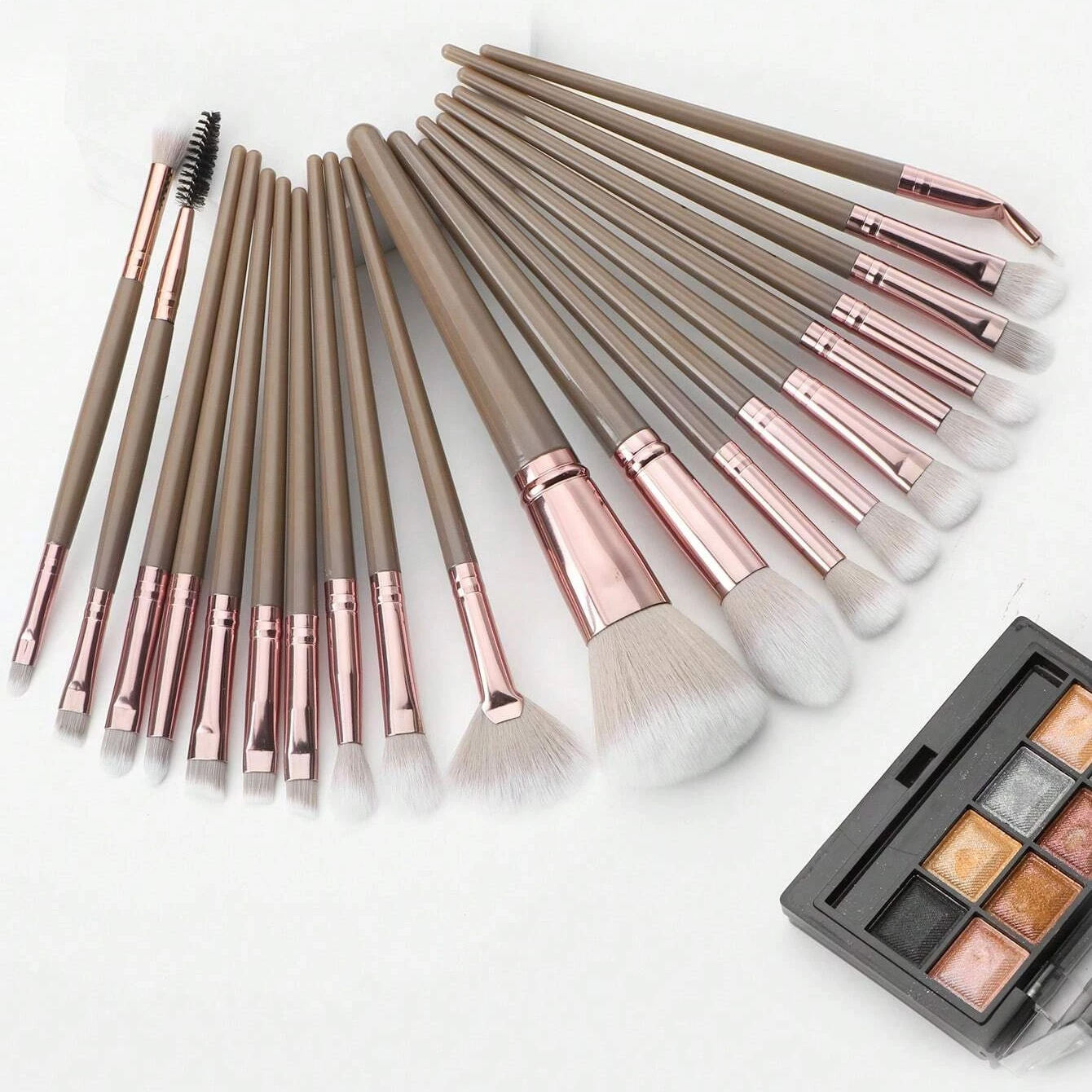 สีน้ำตาล